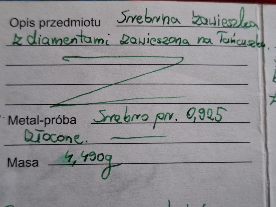 Lancuszek z sercem diamentowym.