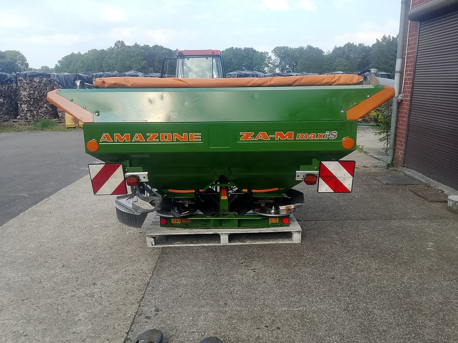 Rozsiewacz nawozów Amazone ZA-M  1500 max  plandeka 2500 l