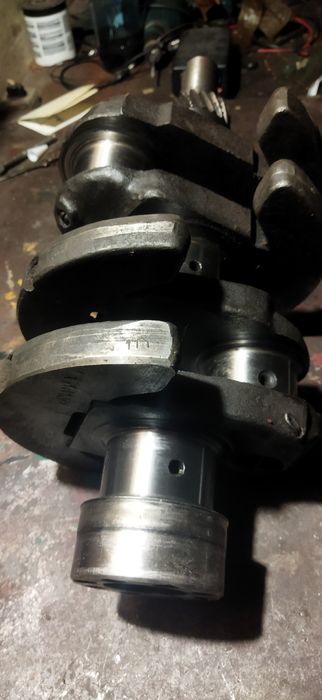 Коленчатый вал двигателя Д - 21.