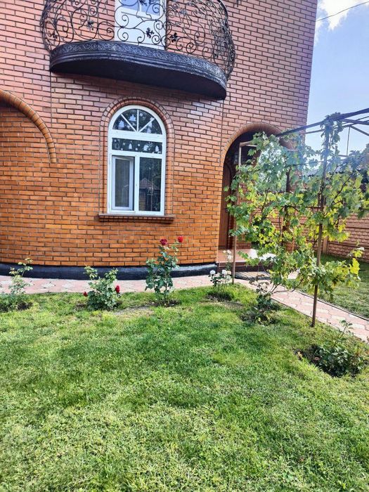 Продається 2 пов будинок, 6 соток Берковець (Академмістечко)