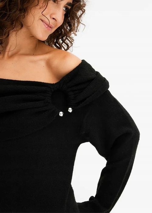 B.P.C sweter czarny z dekoltem carmen 40/42.