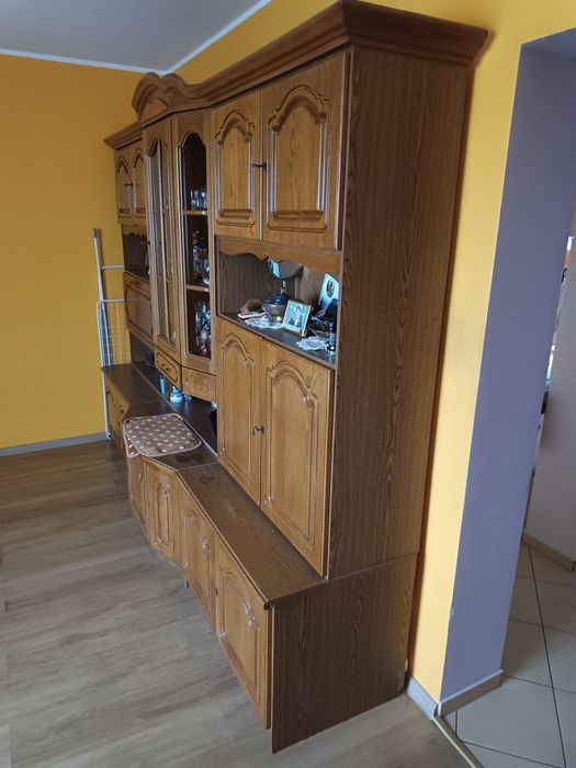 Mam na sprzedaż meble.