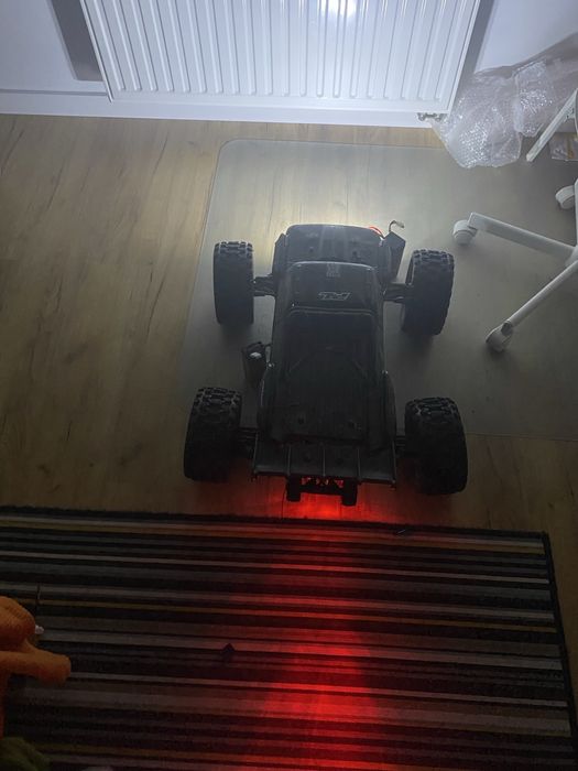 Arrma outcast 8s 1/5 rc warto przeczytac opis plus pakiety 9000mha