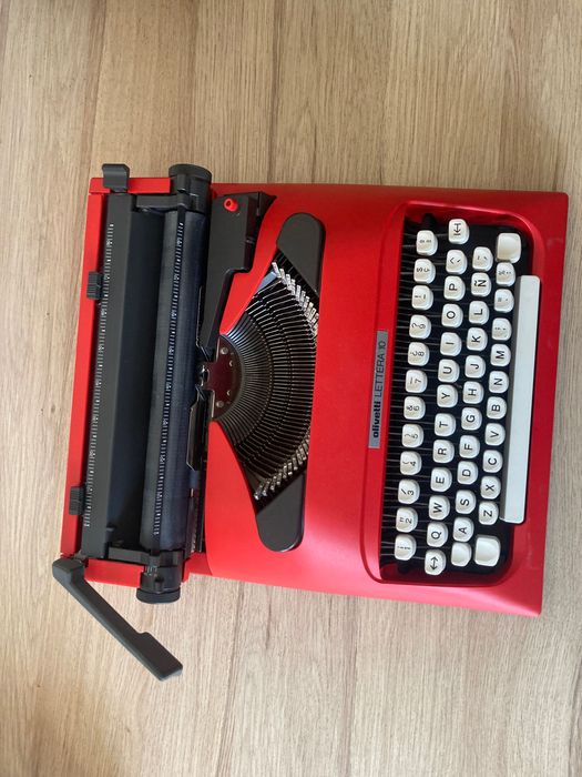 Máquina de escrever **  Olivetti 10