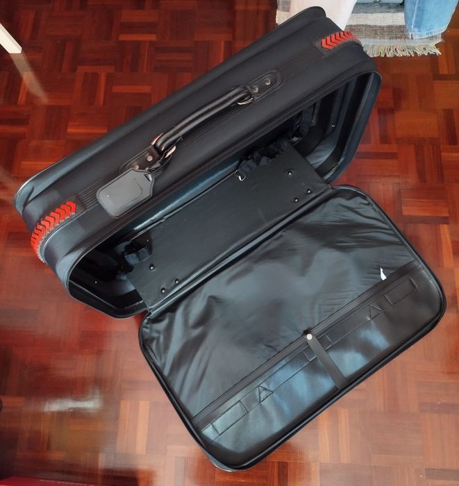 Mala de viagem muito estimada