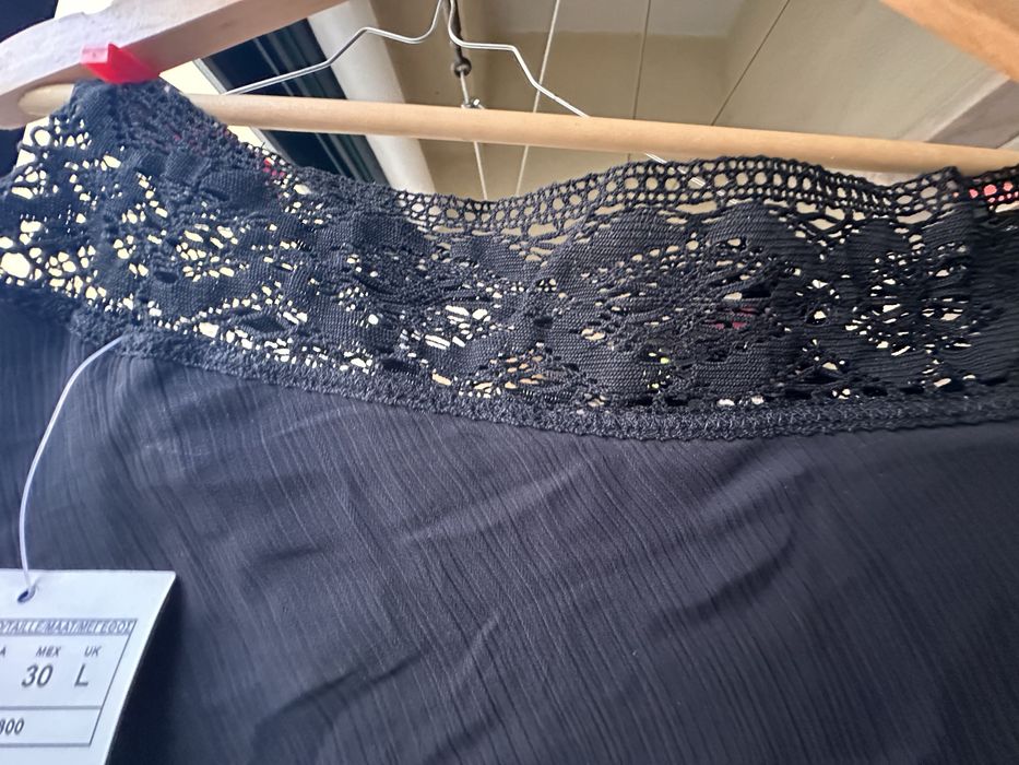 Saia folhos e renda preta Zara - super elegante (nova)