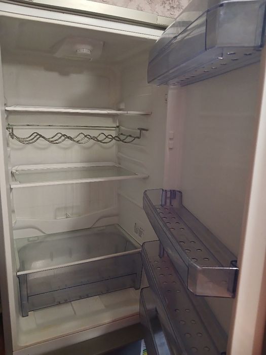 Продам б/у холодильник Beko