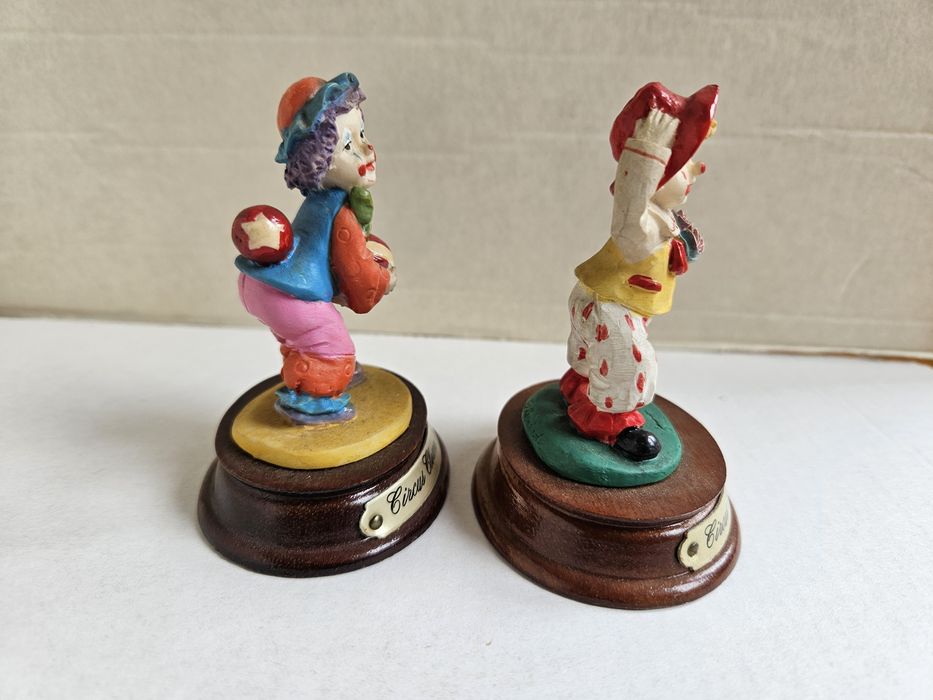 Conjunto 2 Figuras Palhaço de Circo Leonardo