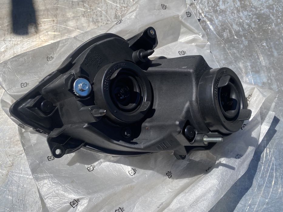 Honda VFR 800 Lampa Reflektor Prawy Przód JAK NOWA