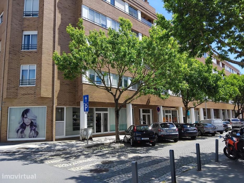 Loja comercial  em zona Central de Matosinhos Sul