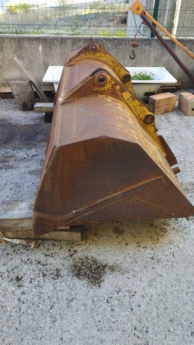 Material de Construção: Balde Frontal Case 580 K Turbo 2