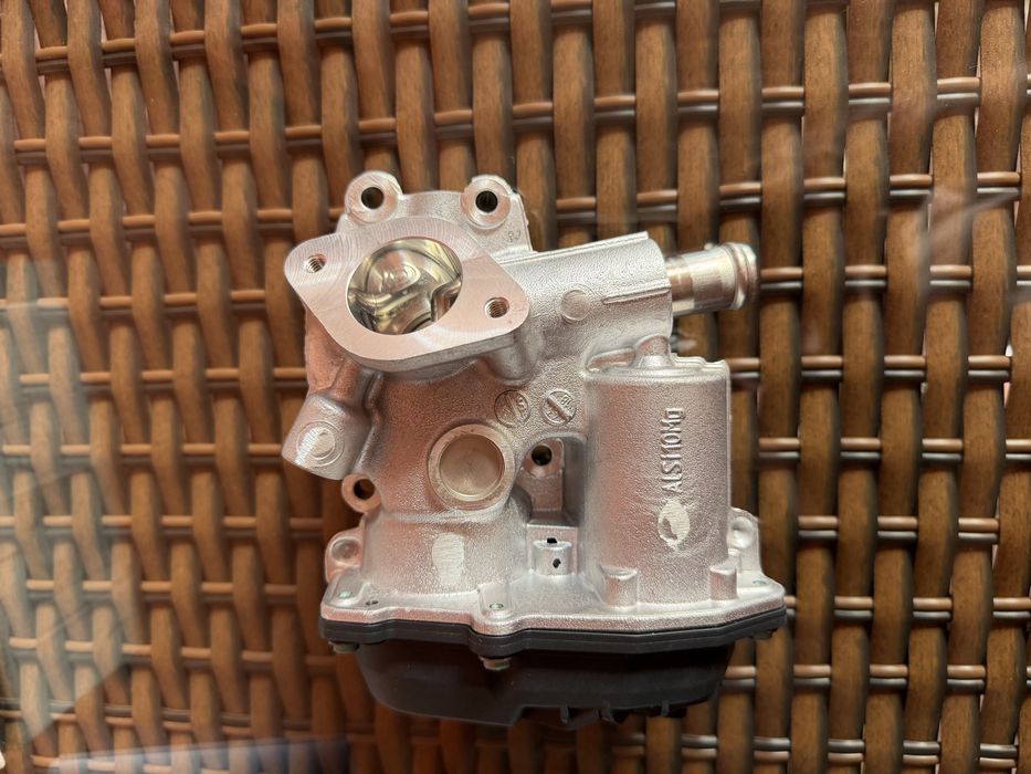 Клапан EGR ЕГР Mercedes A 642 140 22 60 Original GLS, GLE, GLC, S, E, C.