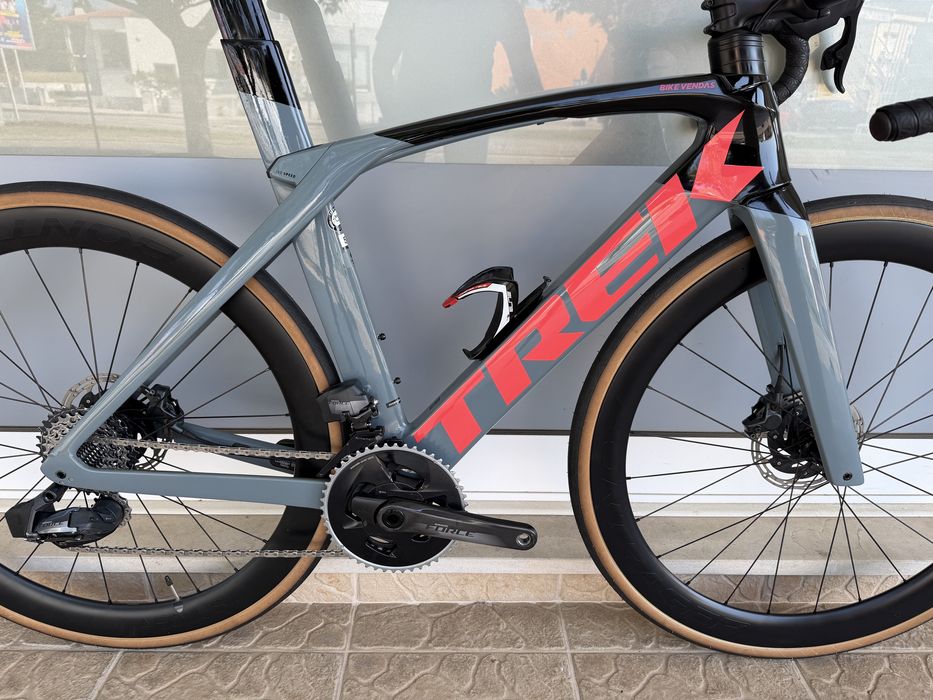 Bicicleta de estrada Trek Madone - Disco AXS