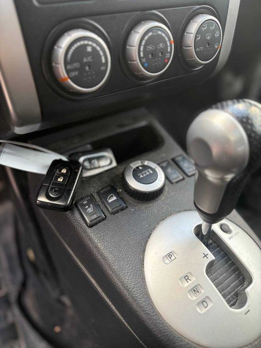 NISSAN X-TRAIL 2.0 Дизель 2011