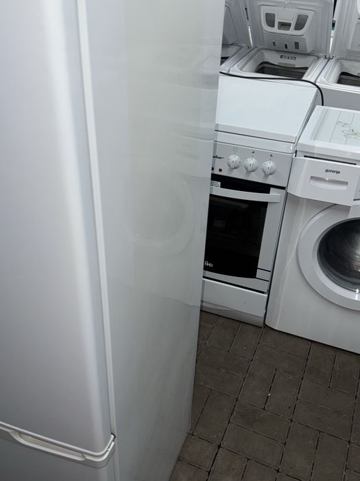 Lodówko Zamrażarkę firmy Bomann model Kg 320 1 A++ 143 cm wys