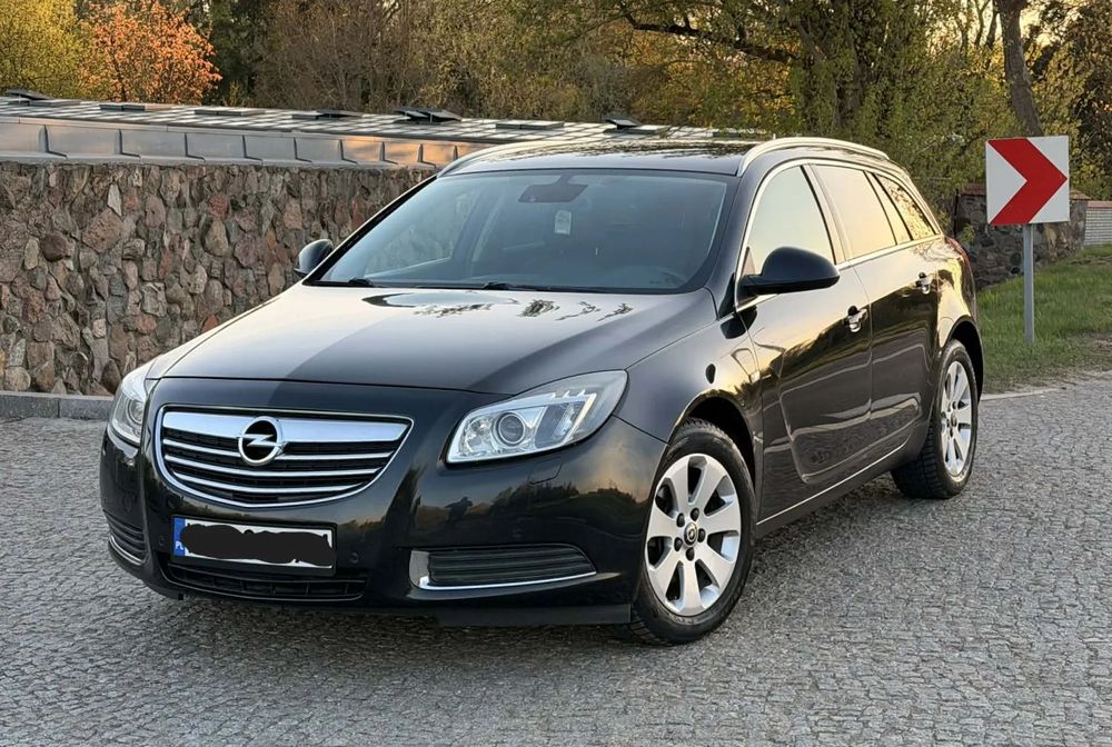 Opel Insignia 2012r**Bi xenony**Skóra**Nawigacja**2,0cdti**130km**