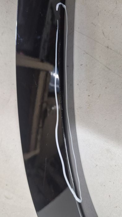 Listwa błotnika przednia lewa LandRover Defender L8B2-16A075-BX