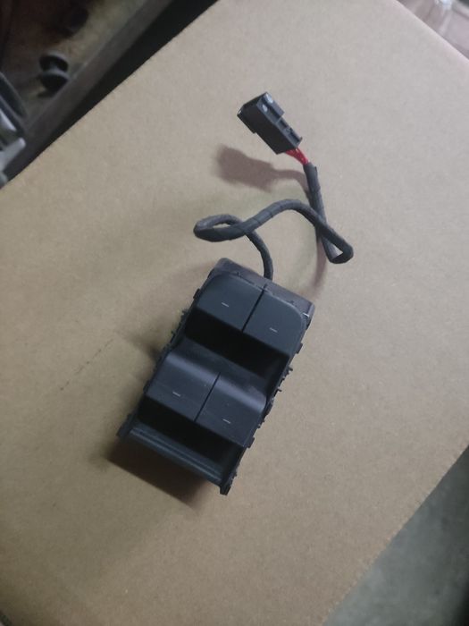 Кнопки скла дверей Тесла tesla 3 Y