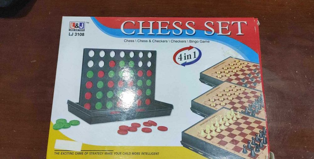 Jogo de xadrez 4 em 1
