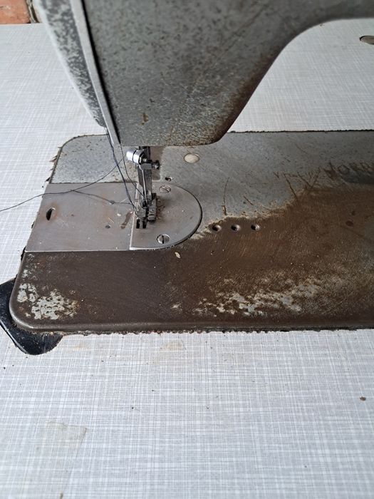 Maszyna do szycia Textima