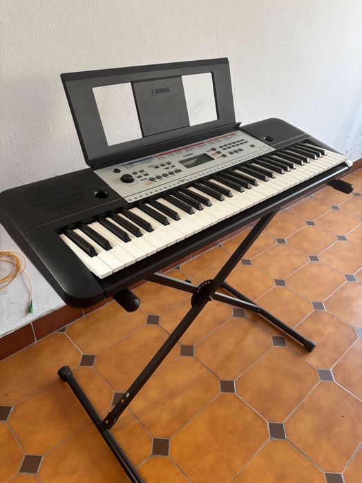 Piano Teclado yamaha YPT260