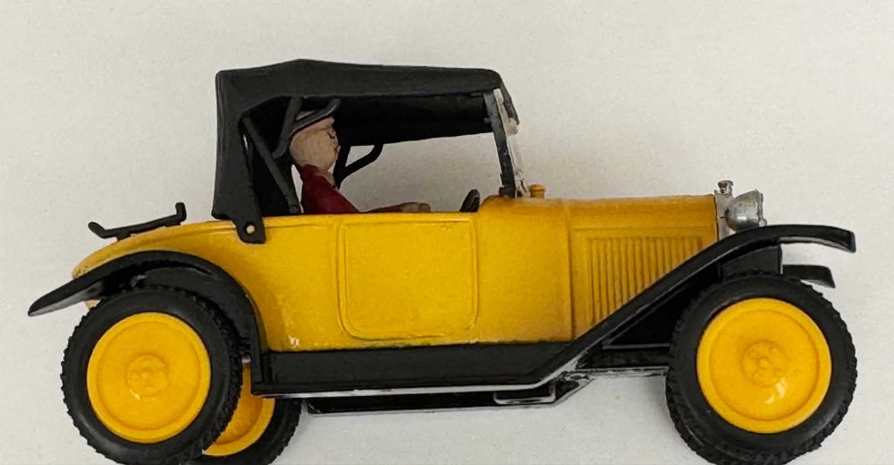Eligor_CITROEN 5cv 1923 Ref. 1017 Escala 1/43. Inclui figura de condutor. Em excelente estado geral.