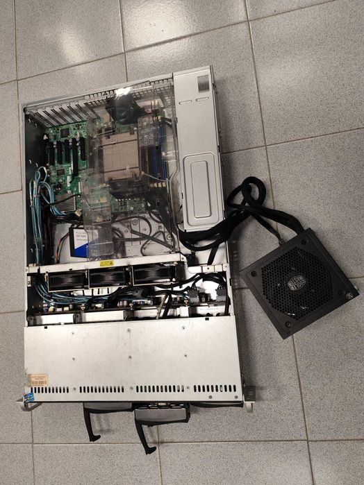 Servidor SuperMicro Rack 8 Baias SATA + 2 SATA -32GB RAM + E5-2670V2