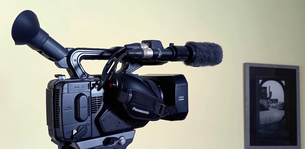 Camara Profissional 4K e FHD Panasonic AG - Ux90