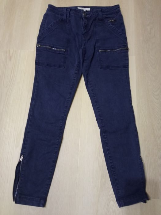 Spodnie jeansowe z zamkami