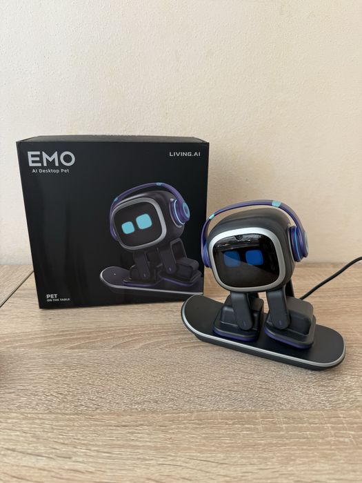 Розумний AI робот EMO