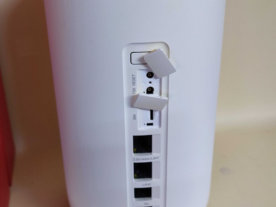 5G TCL HH500V V.1 Wi-Fi 6 Router SIM Desbloqueado.