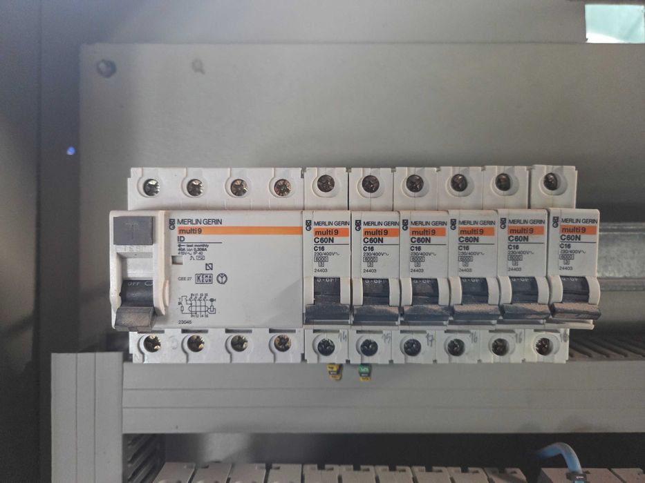 Quadro eletrico trifasico