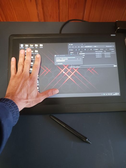 Wacom Cintiq 16 - Mesa / Ecrã de Desenho