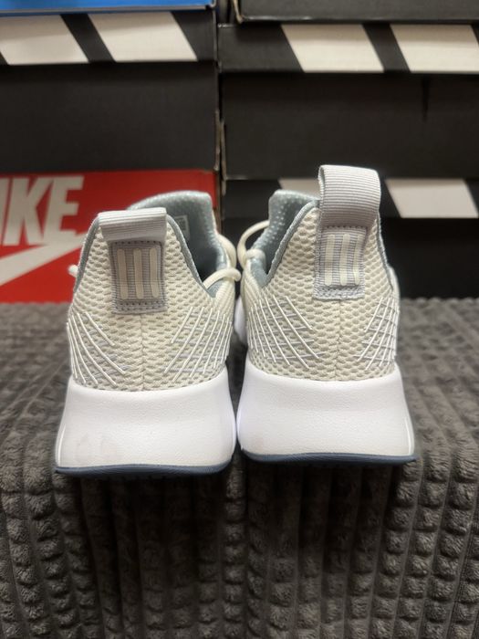 Жіночі кросівки Adidas Asweego 41(26см) оригінал