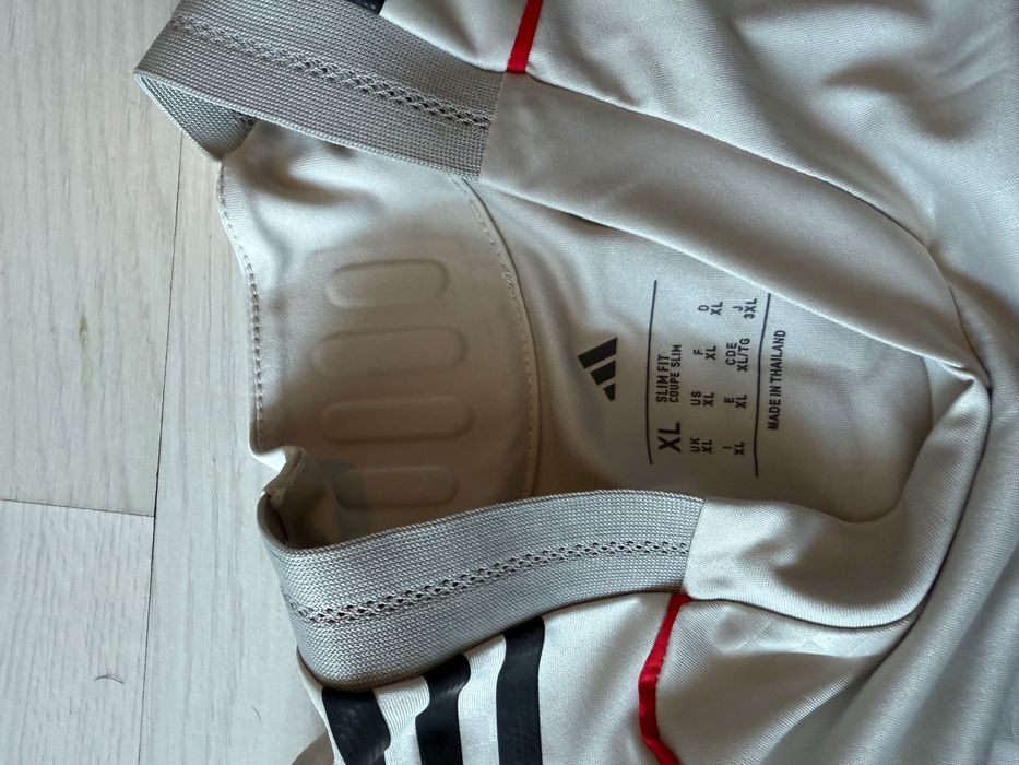 Camisolas SL Benfica 2025/2026 Principal e Alternativa. Rios/Ivanovic