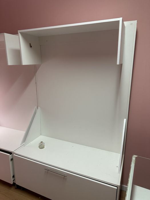 Movel de loja serve de montra