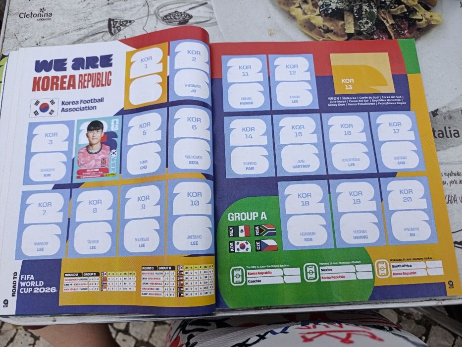 Caderneta da Copa do Mundo 2026 com 29 cromos já colados