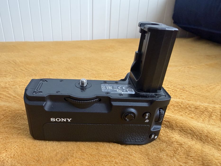 Grip Sony VG-3EM + amukulator Orignal Sony