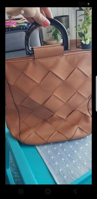 Vende-se mala de mão