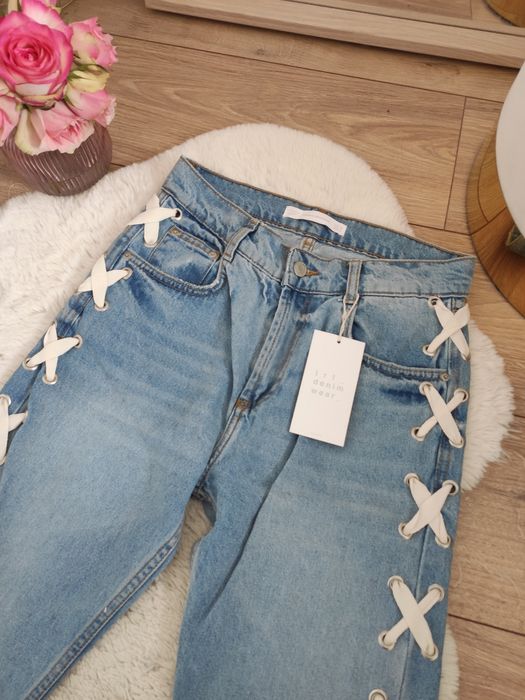 zara jeansy sznurowane haftowane jeans dopasowane wysoki stan