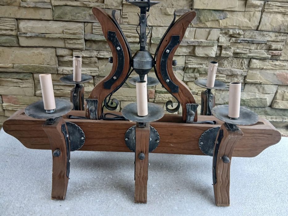 Світильник-люстра деревяний з кованими вставками