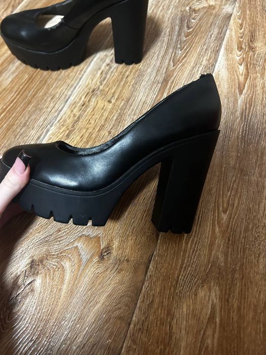 Чорні підбори.