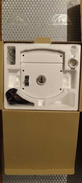 Fechadura com trancas (porta de entrada) - 2 caixas novas - vendo por 150€