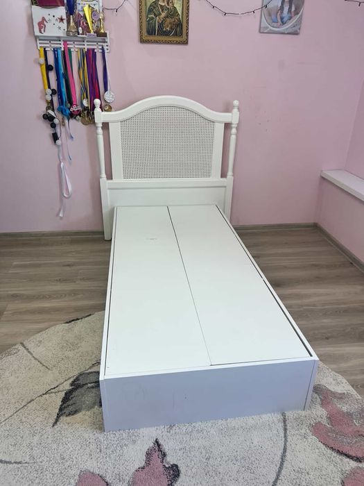 Дитяче ліжко з матрацом