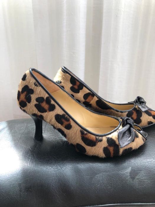 Buty skórzane na obcasie w panterkę 38