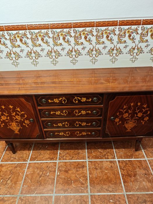 Aparador estilo D. Maria