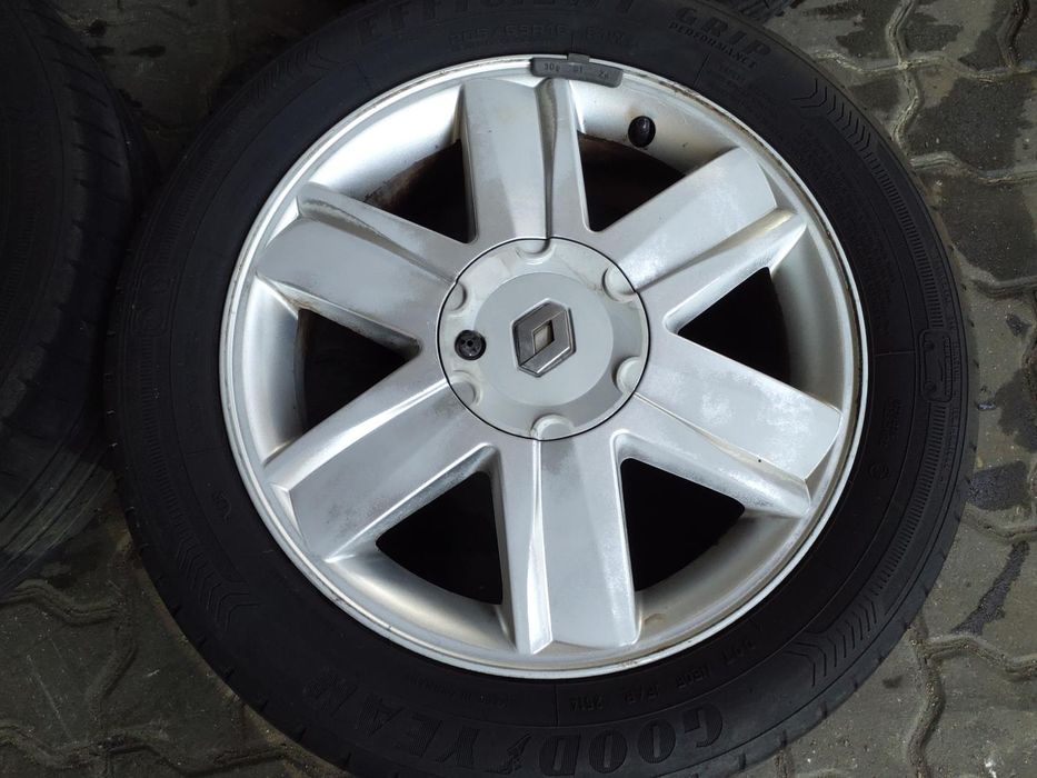 Jantes Renault R16 Com Pneus 205/55 Furação 4X100