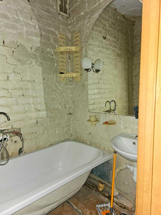 Продаж 1 к. квартири Залютино 10 хв. Холодна Гора - Більше