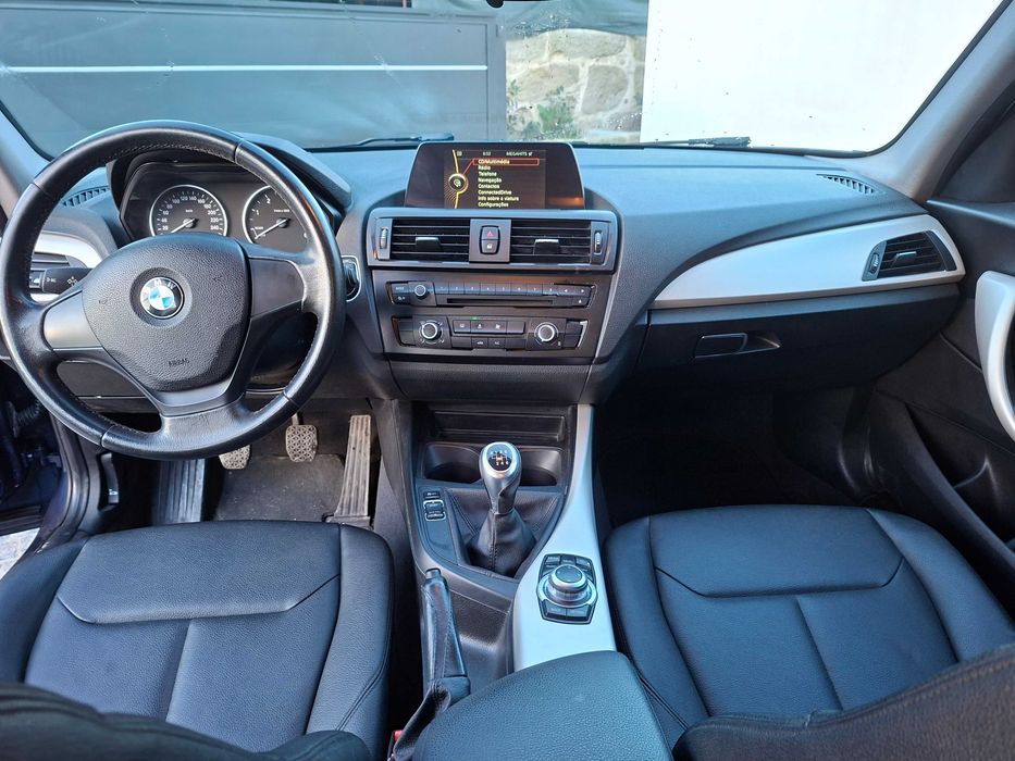 Bmw 116D com estofos em pele