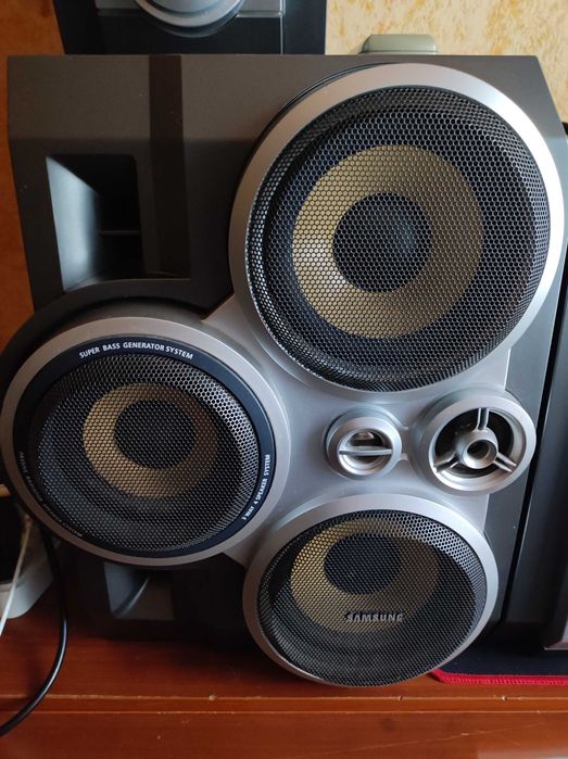 Мощный музыкальный центр Samsung